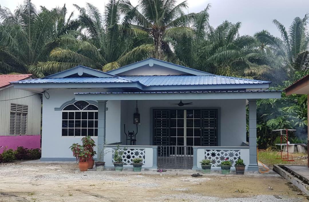 Atocha Homestay - Terong@Taiping Kampong Salak エクステリア 写真